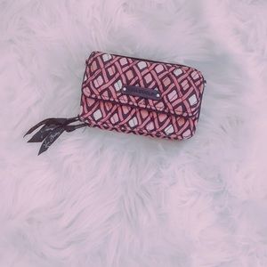 V E R A  B R A D L E Y  W A L L E T